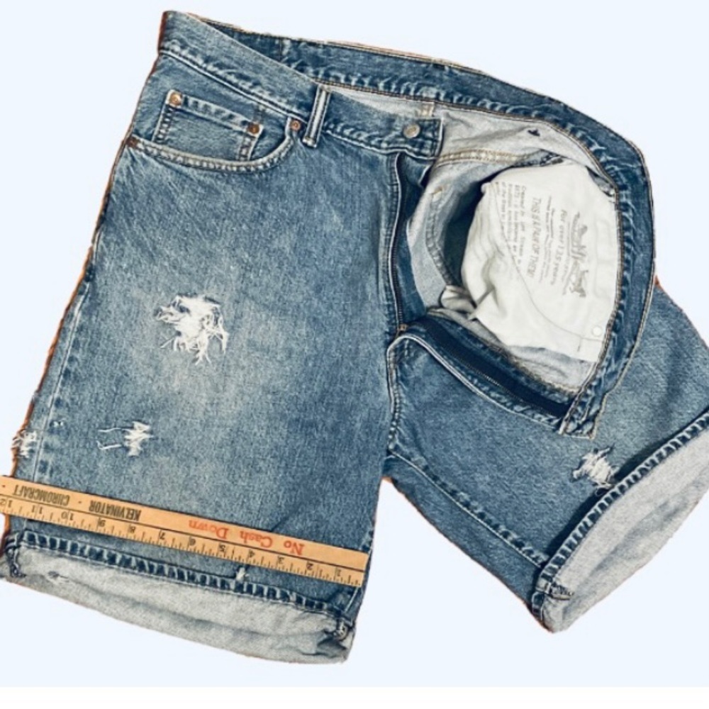 Sold. Levi’s 550 jeans shorts - Picture 5 of 16